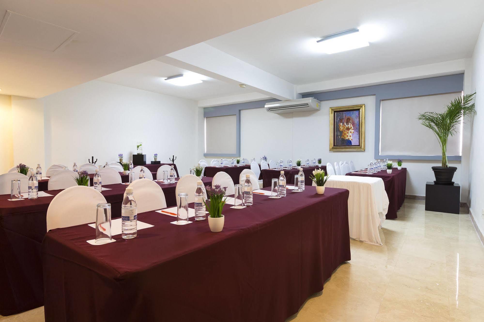 Imperio De Angeles Executive Leon Poliforum מראה חיצוני תמונה
